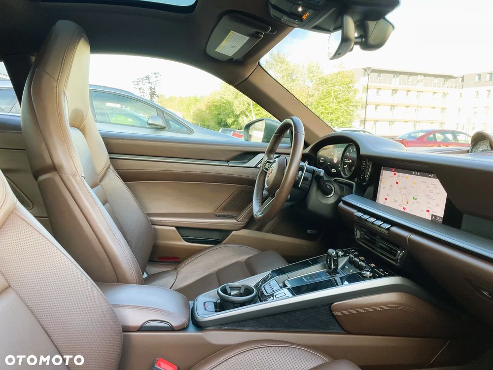 Porsche 911 Carrera - 15