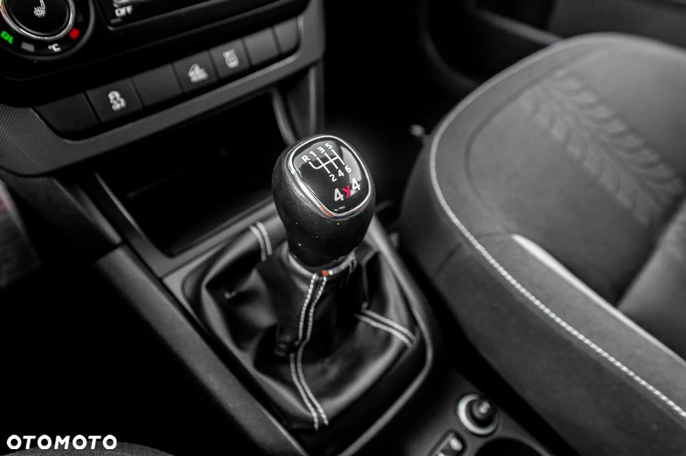 Skoda Yeti 1.8 TSI 4x4 Adventure - 32