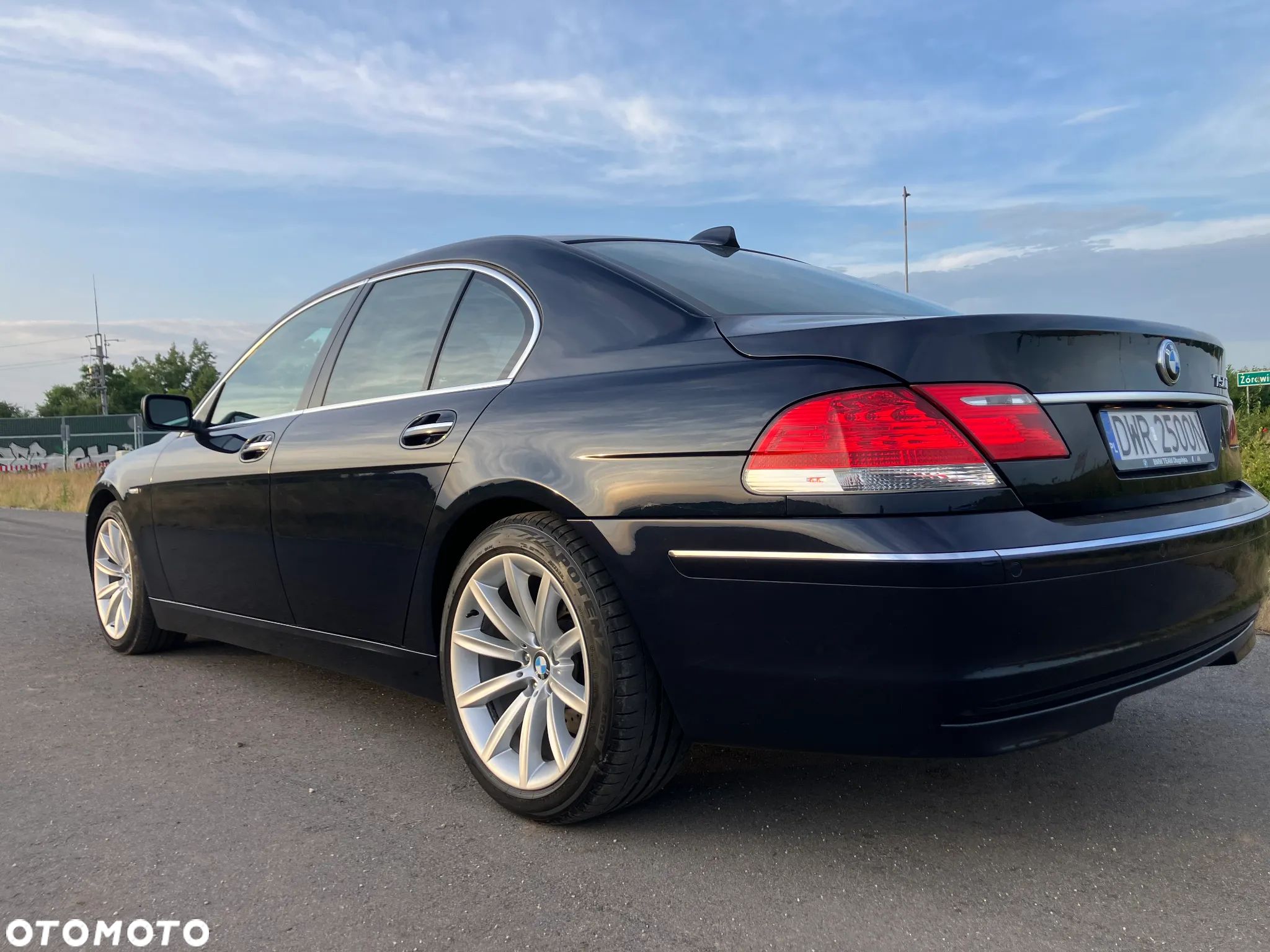 BMW Seria 7 750i - 1