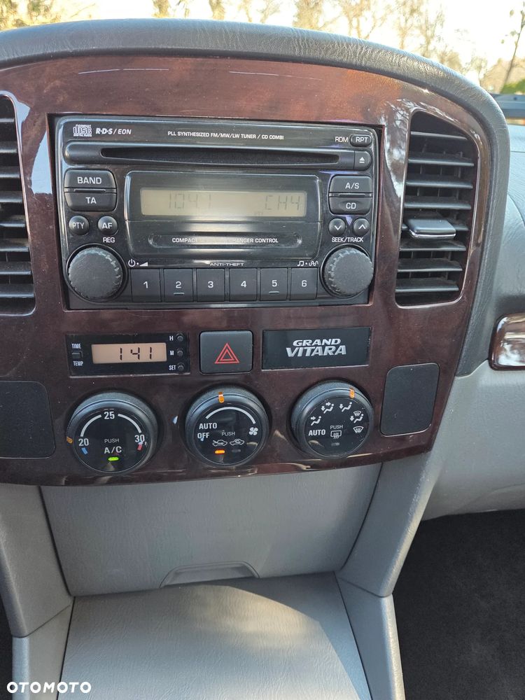 Suzuki Grand Vitara 2.7 V6 - 12