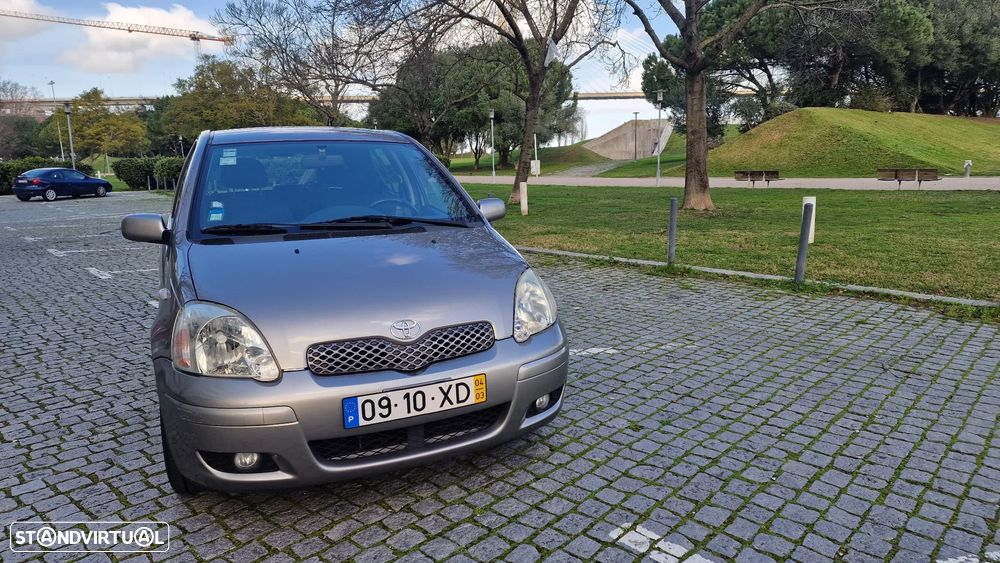 Toyota Yaris 1.0 Sol AC - 2