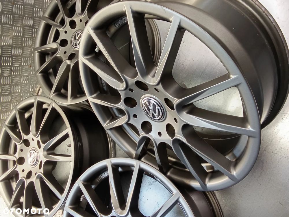 Felgi Vw Transporter T5 T6 7Jx16 et38 5x120 - 8