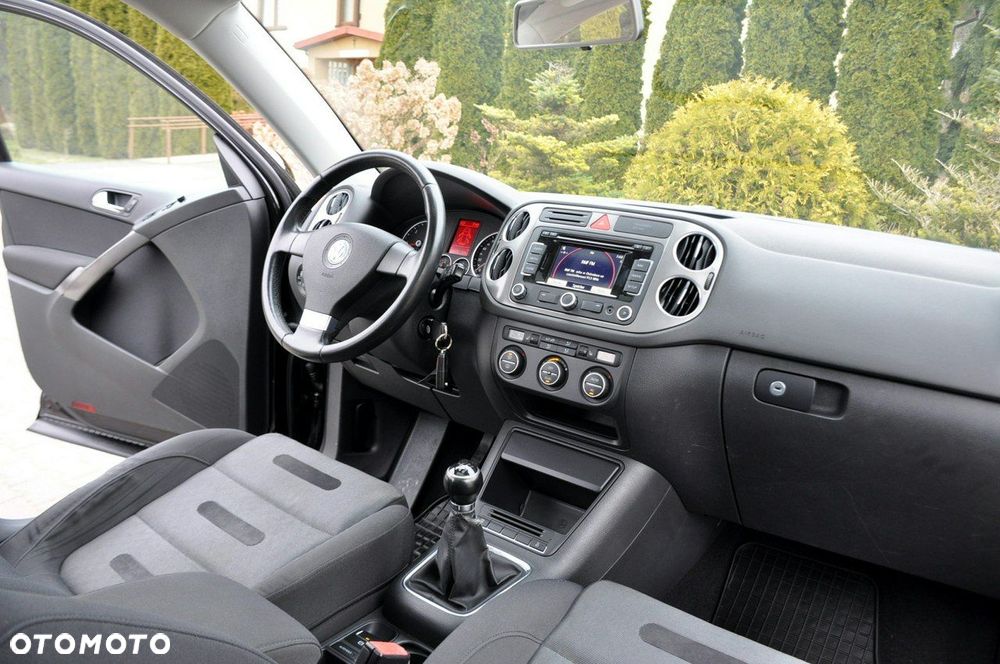 Volkswagen Tiguan - 24