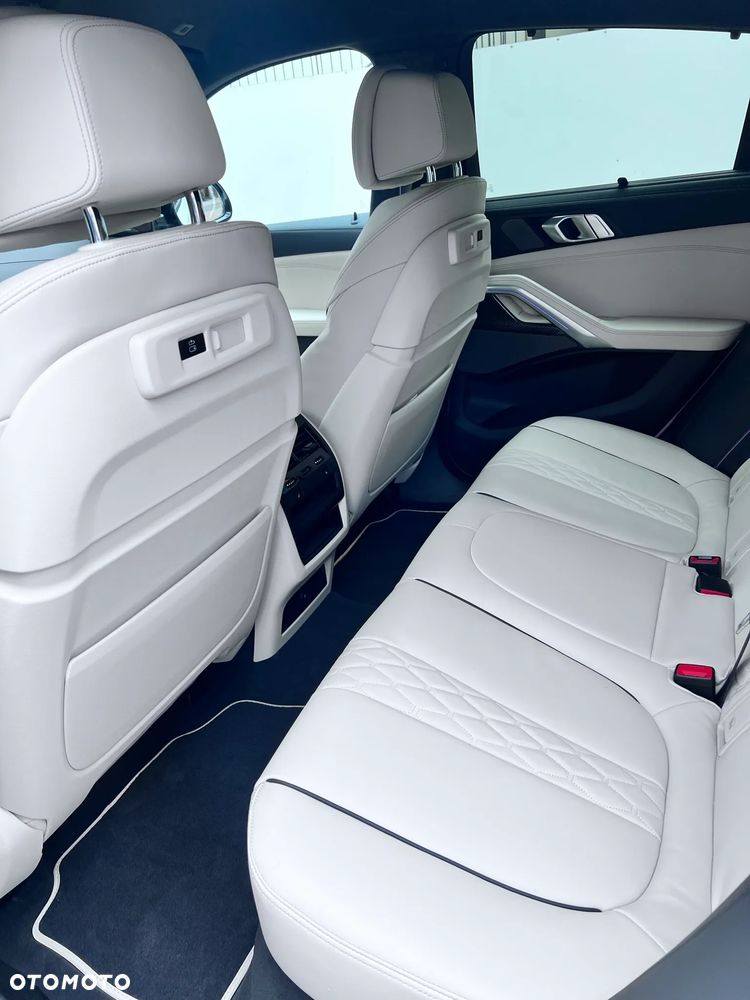 BMW X6 xDrive40d mHEV - 13