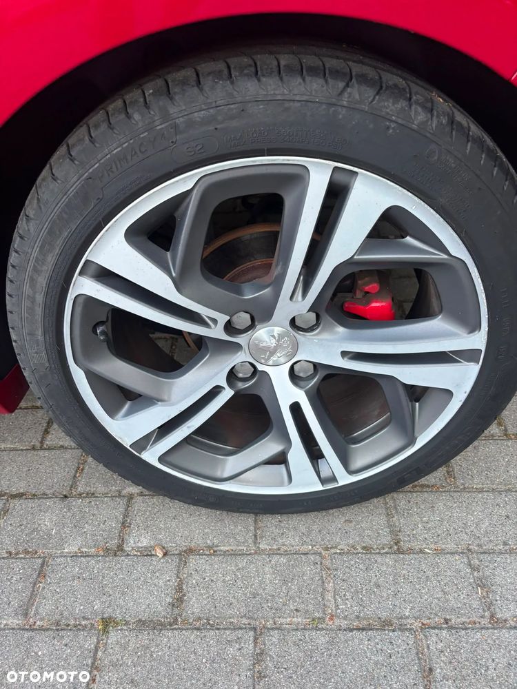 Peugeot 208 1.6 THP GTi - 16