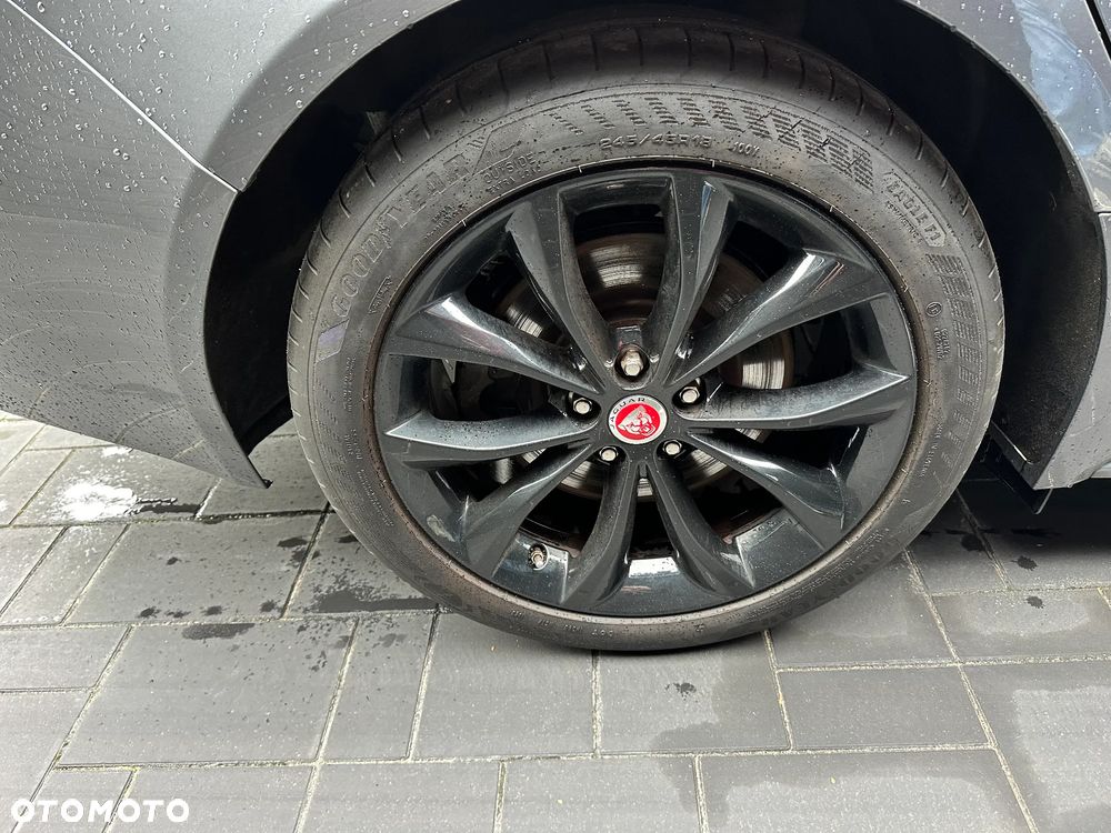 Jaguar XF 2.0 i4D R-Sport - 16