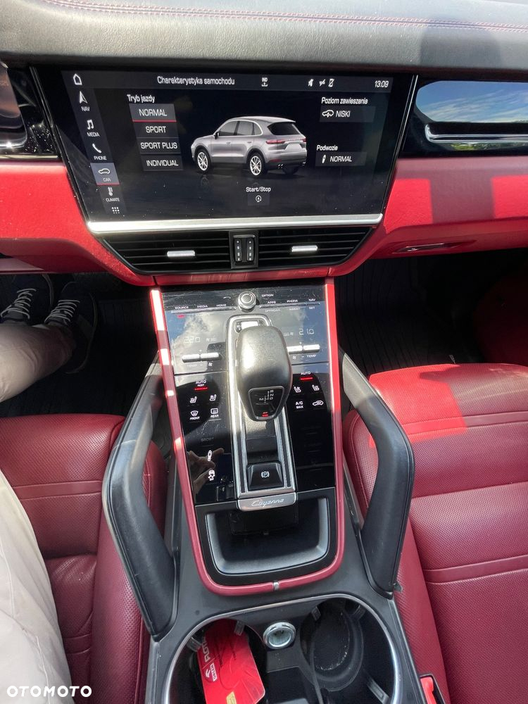 Porsche Cayenne Standard - 25