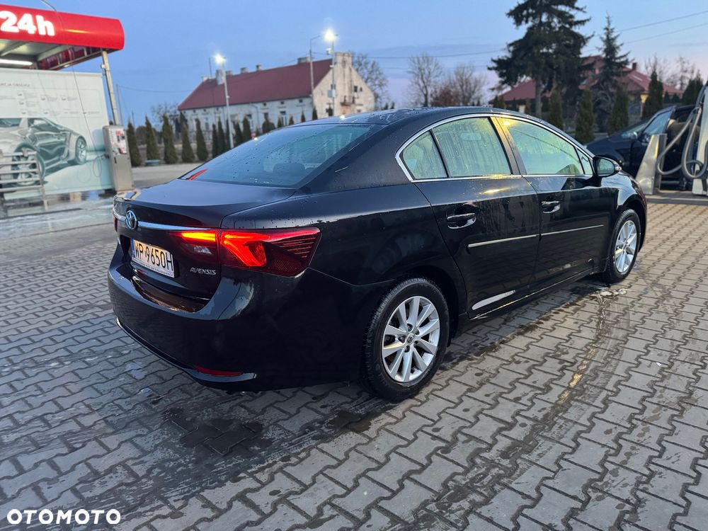 Toyota Avensis - 6