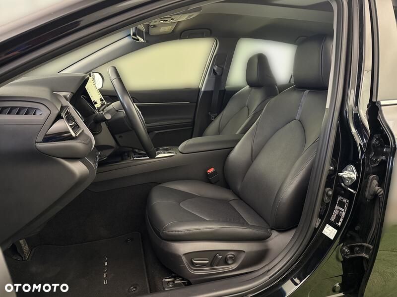 Toyota Camry 2.5 Hybrid Comfort CVT - 12