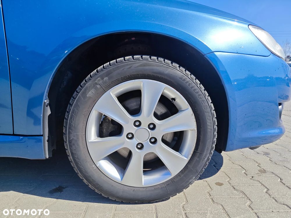 Subaru Legacy - 30