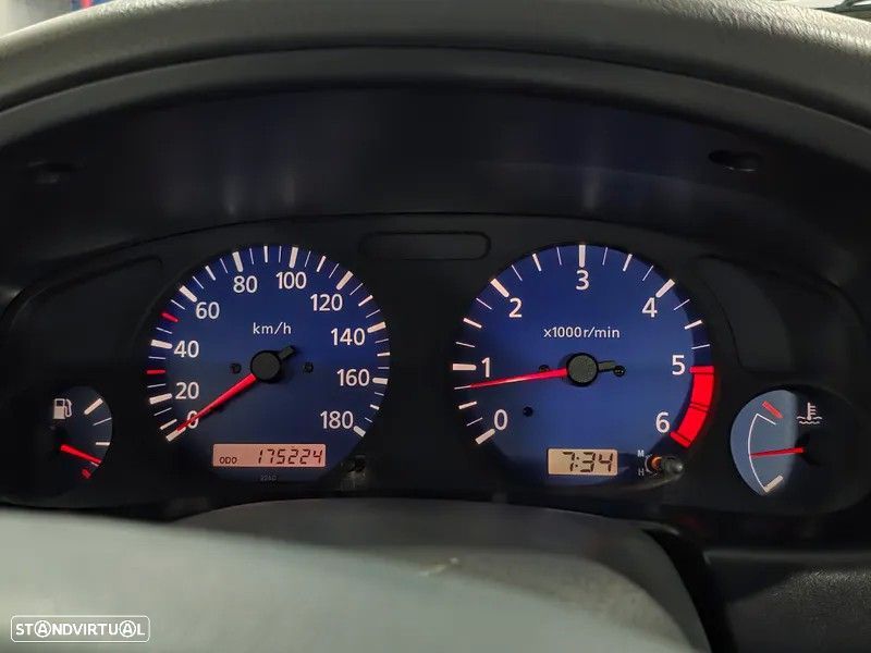 Nissan Pick-Up D22 4x2 3 LUGARES - 10