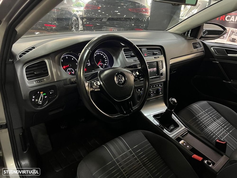 VW Golf 1.6 TDi Confortline - 18
