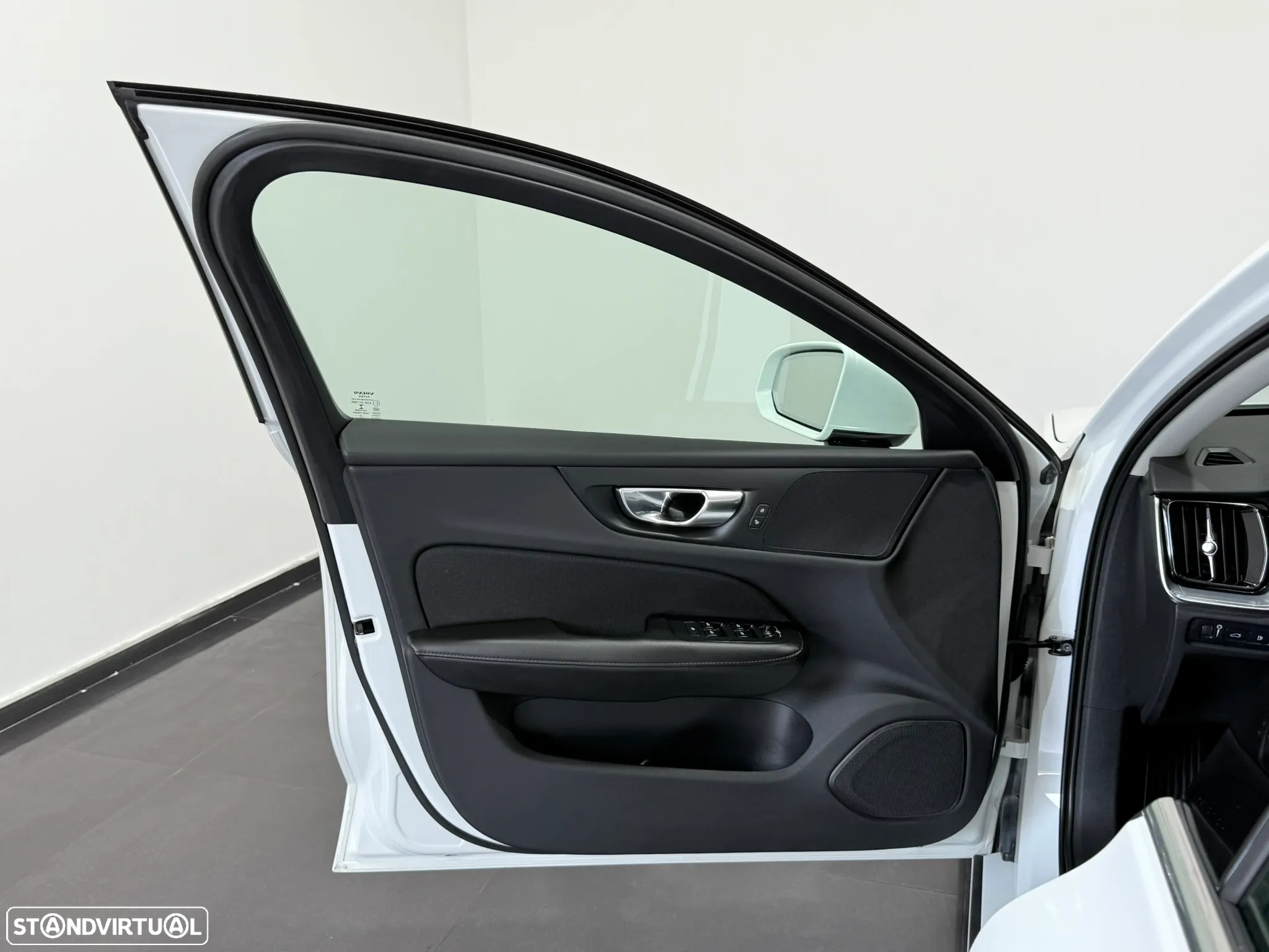 Volvo V60 2.0 T6 AWD TE Inscription Expression - 17