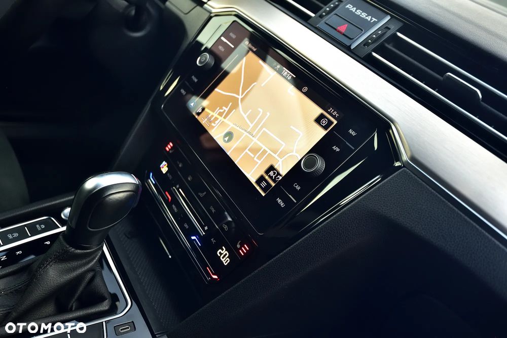 Volkswagen Passat Variant 1.5 TSI OPF DSG Highline - 30