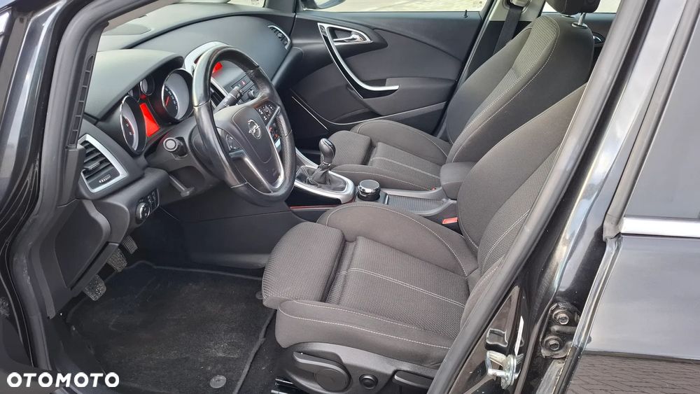 Opel Astra 1.6 Turbo 150 Jahre - 9