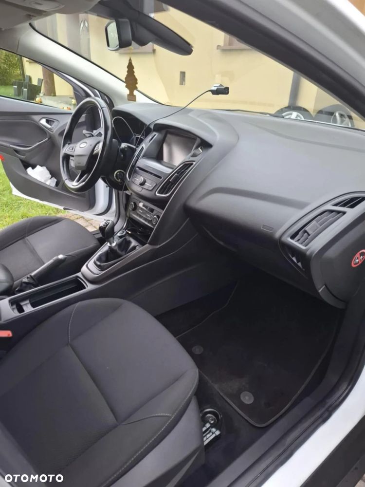 Ford Focus - 10