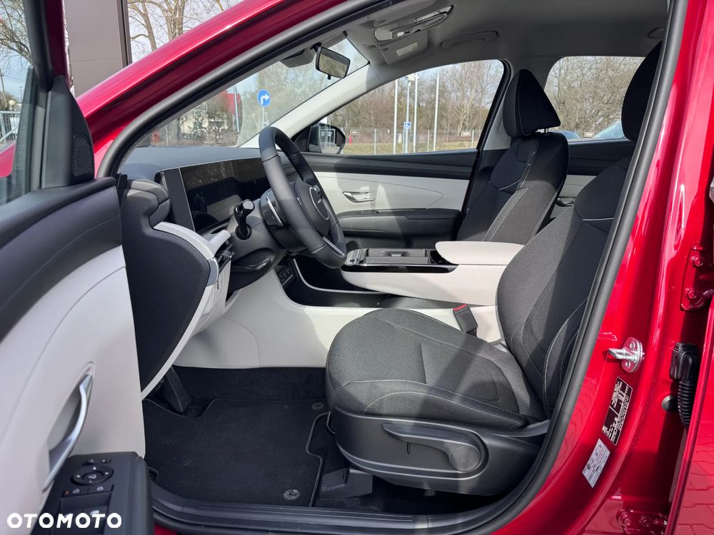 Hyundai Tucson 1.6 T-GDi HEV Modern 2WD - 13