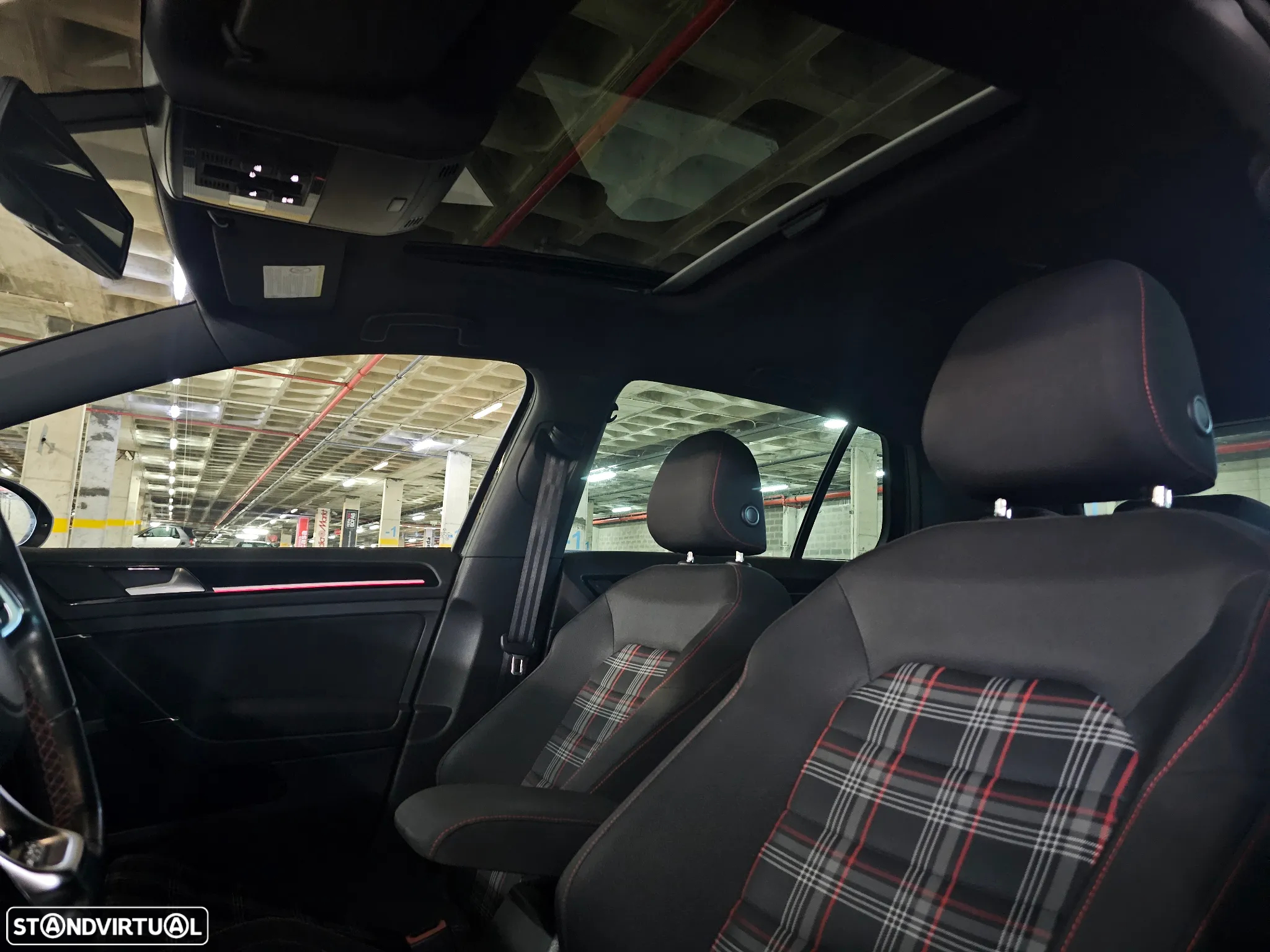 VW Golf 2.0 TSi GTi DSG Performance - 9