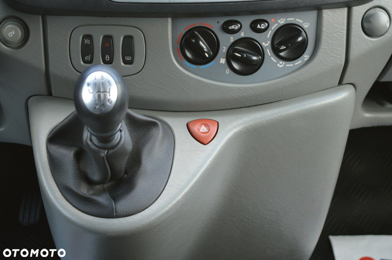 Opel Vivaro - 22