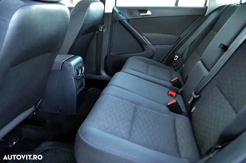 Volkswagen Tiguan - 12