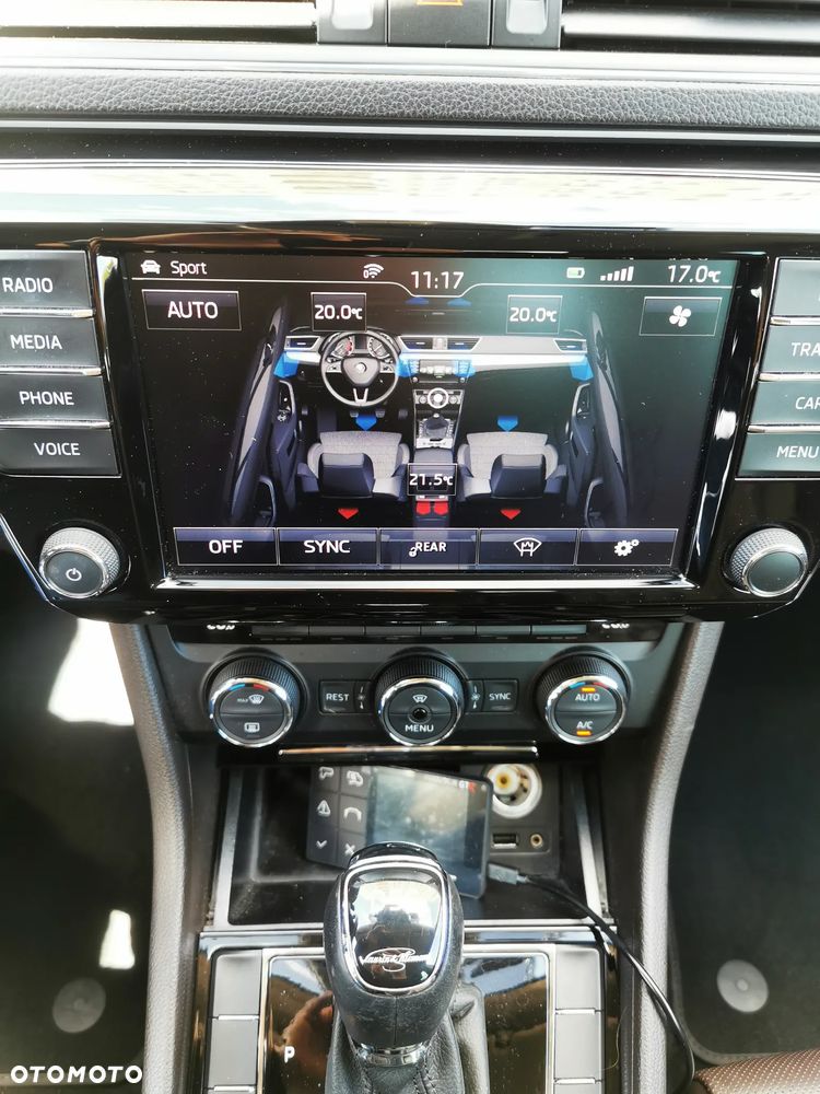 Skoda Superb 2.0 TDI L&K DSG - 32