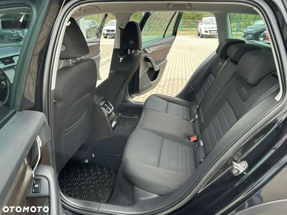 Skoda Octavia 2.0 TDI 4x4 DSG Scout - 13