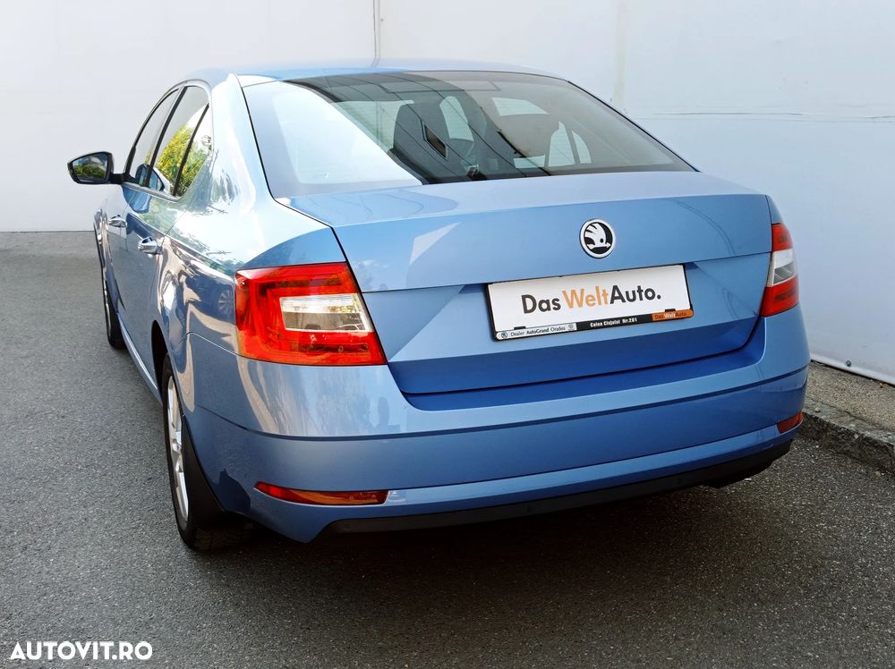 Skoda Octavia 1.6 TDI DSG Ambition - 5