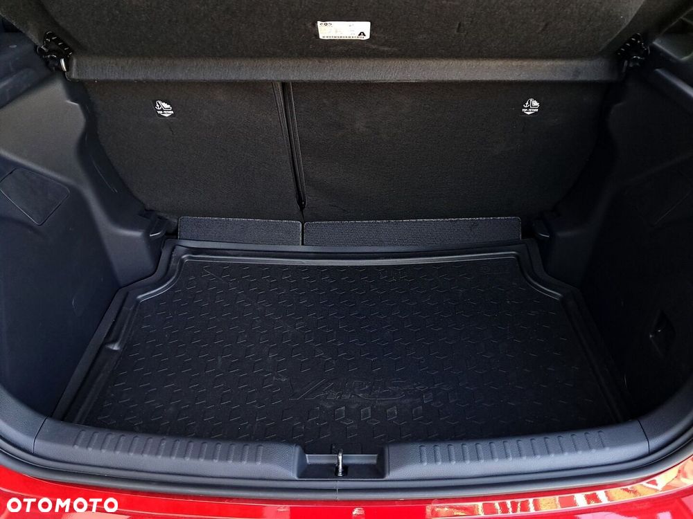 Toyota Yaris Hybrid 1.5 Style - 12