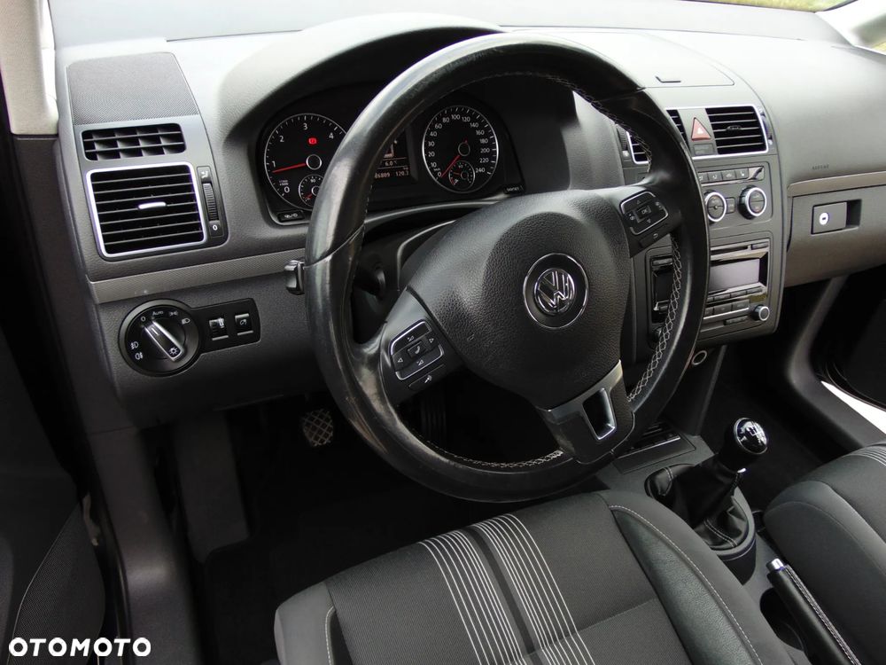 Volkswagen Touran 2.0 TDI DPF MATCH - 14
