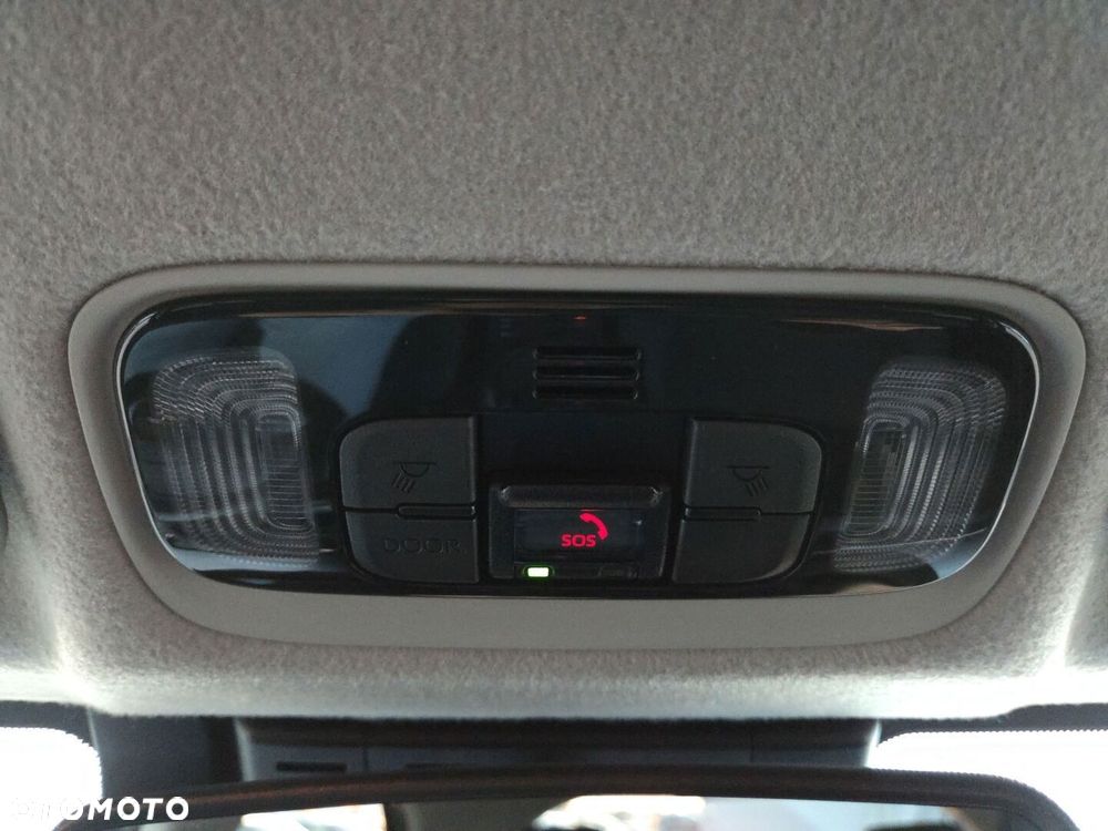 Toyota Yaris Hybrid 1.5 Style - 25