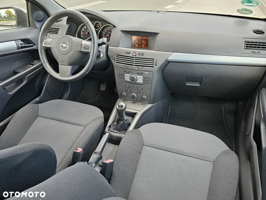Opel Astra GTC 1.6 Edition Plus - 25