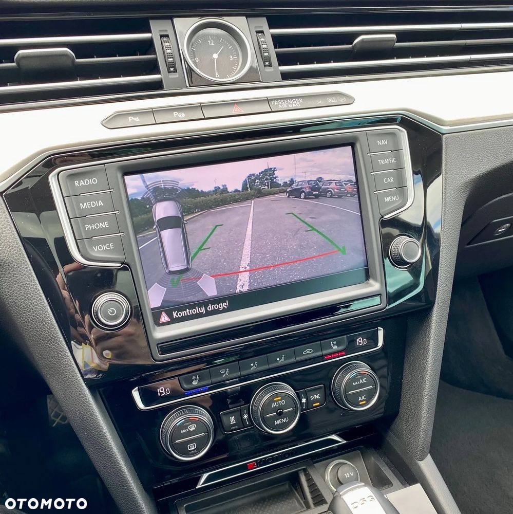 Volkswagen Passat - 13