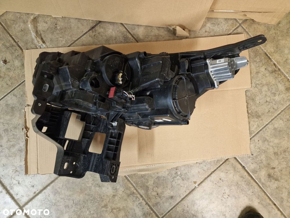 lampa przednia prawa yq00709880 ślizg 39097375 opel crossland led lift 2023 - 3