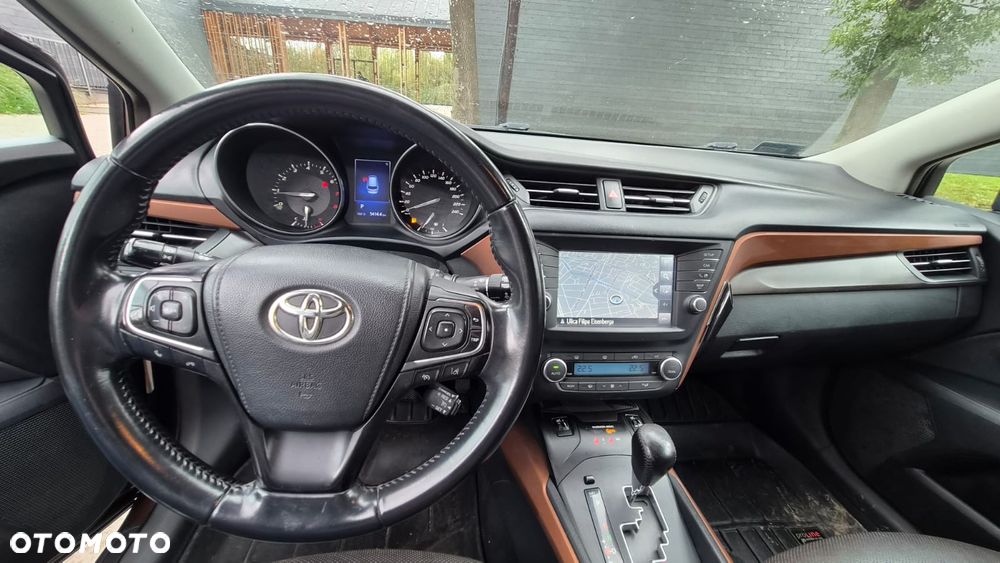 Toyota Avensis 2.0 Premium MS - 11