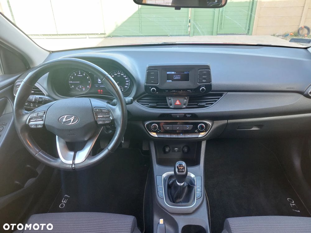 Hyundai i30 1.5 DPI Classic + - 19