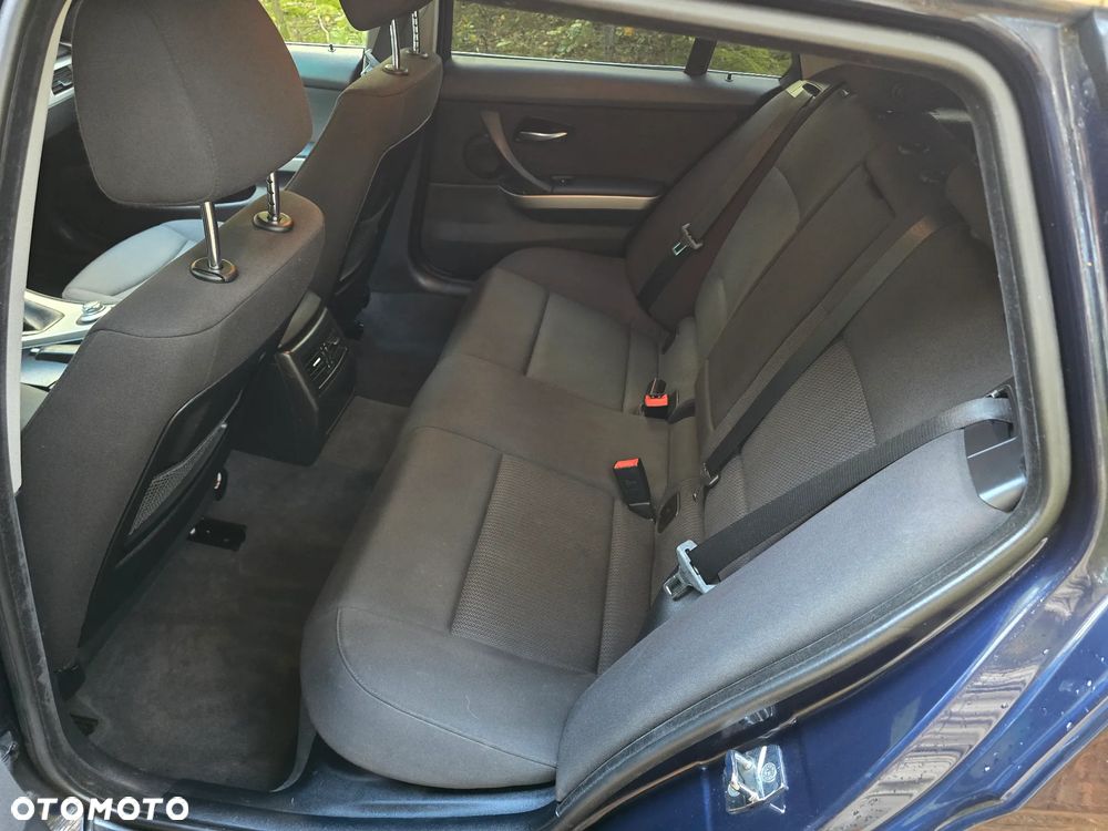 BMW Seria 3 325i xDrive - 21