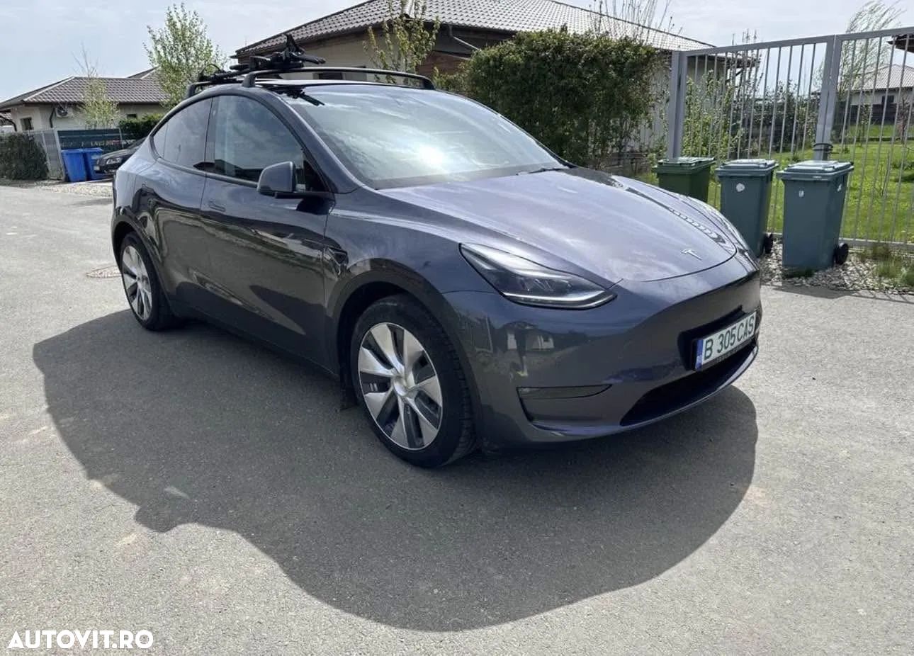 Tesla Model Y - 1