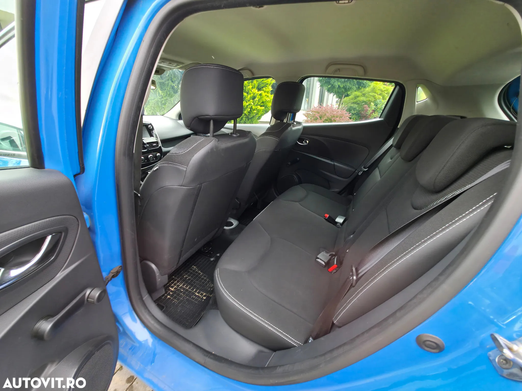 Renault Clio 1.2 16V 75 LIMITED - 11