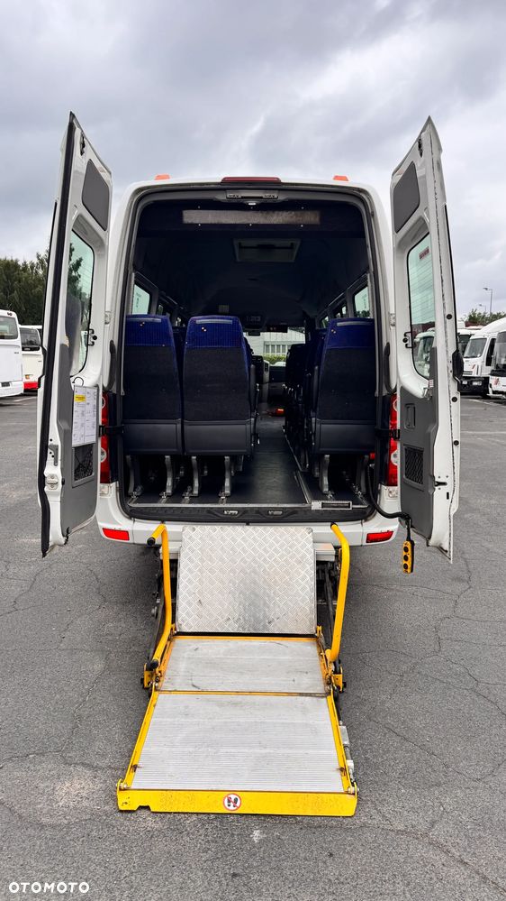Volkswagen Crafter / 22 miejsca / Klima / Winda / Cena:87000 zł netto - 9