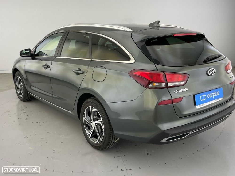 Hyundai i30 1.6 CRDI STyle — fotografia 24