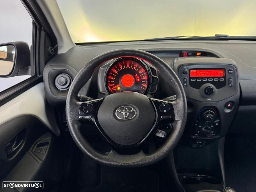 Toyota Aygo x-business - 31