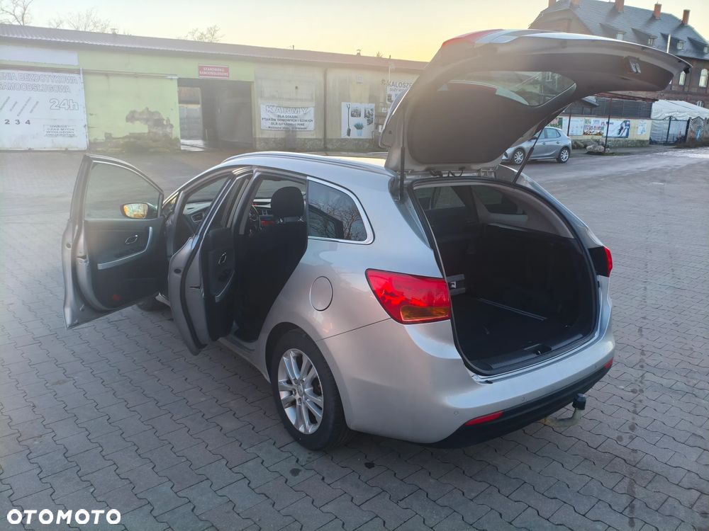 Kia Ceed 1.6 CRDi 128 Dream Team Edition - 5