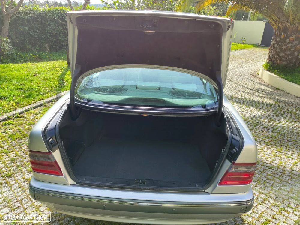 Mercedes-Benz E 220 - 6