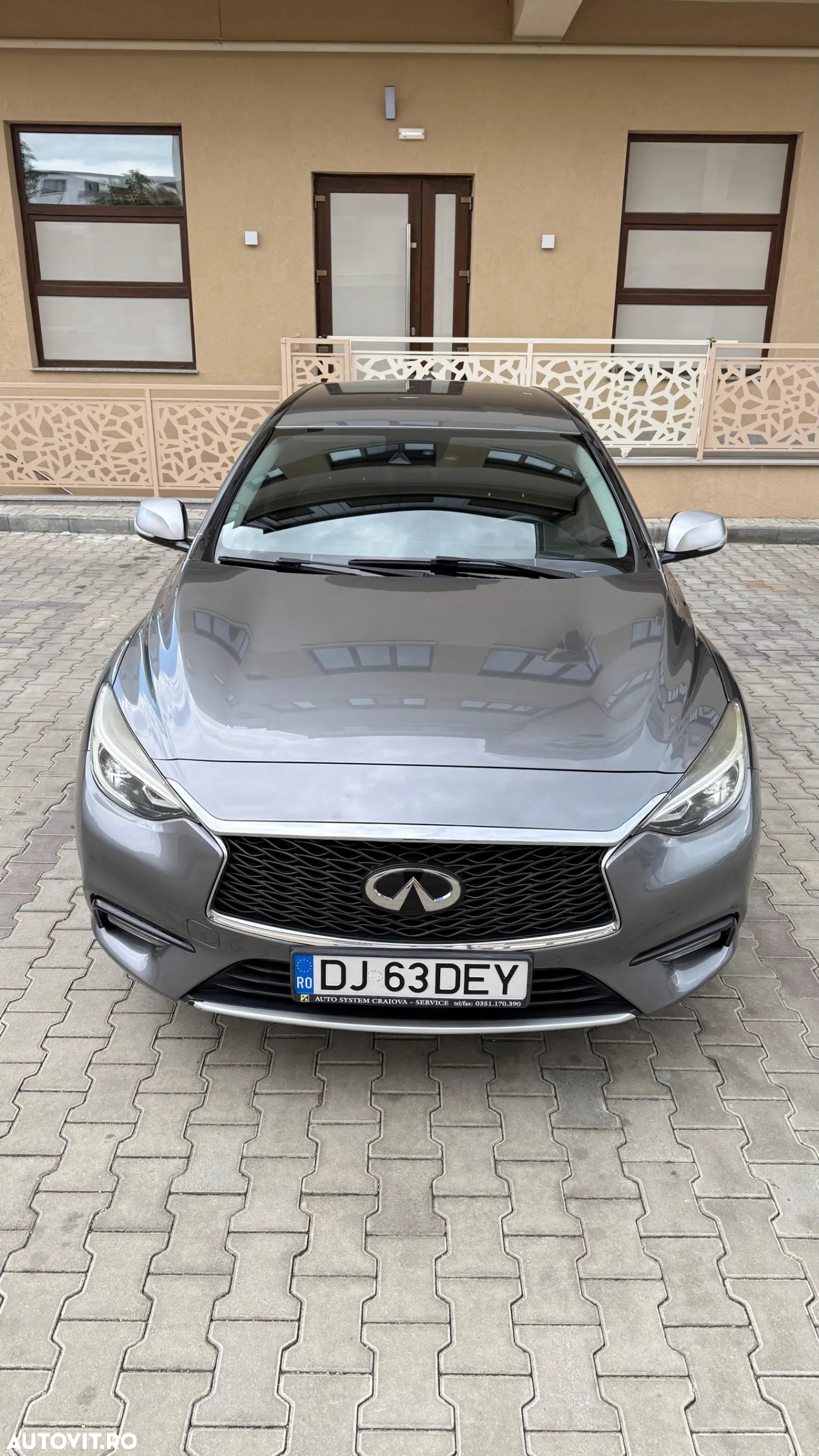 Infiniti Q30 1.5d DCT Premium City Black - 3
