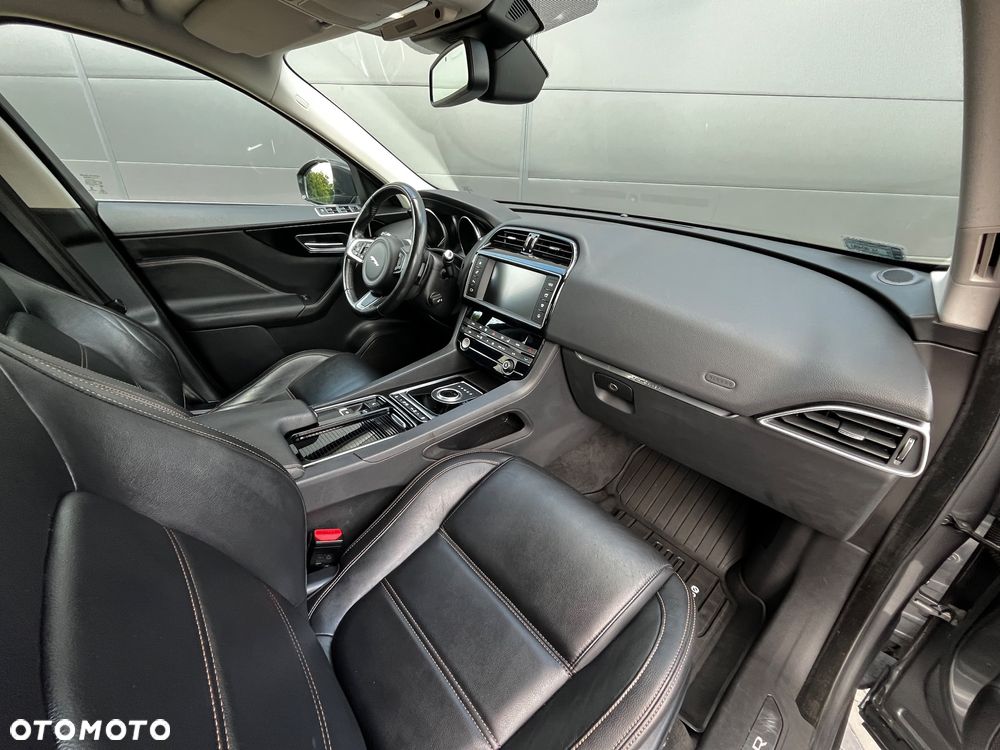 Jaguar F-Pace 2.0 i4D AWD Prestige - 23