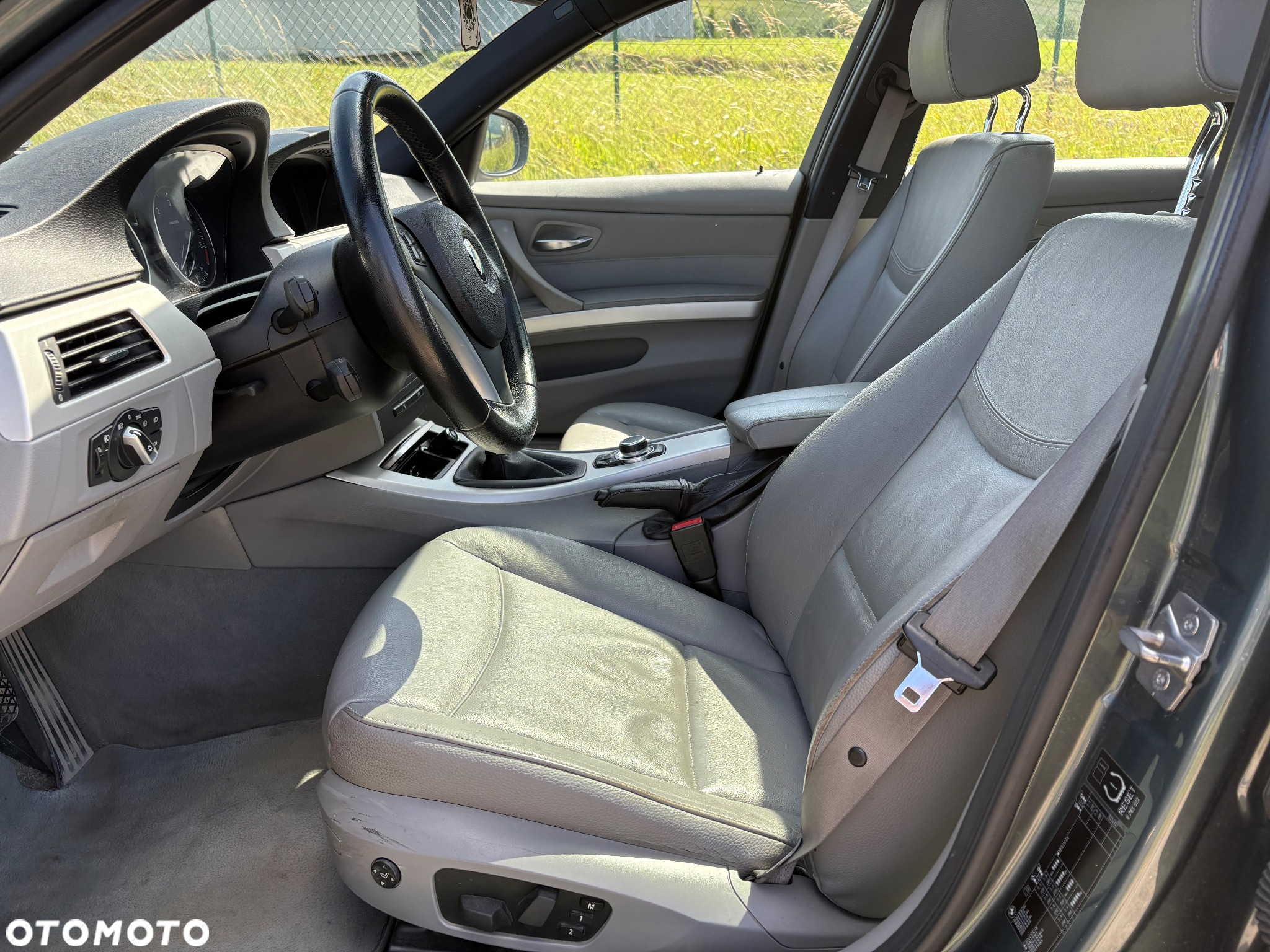 BMW Seria 3 320d DPF Touring - 9