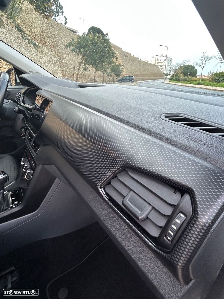 VW T-Cross 1.0 TSI R-Line DSG - 23