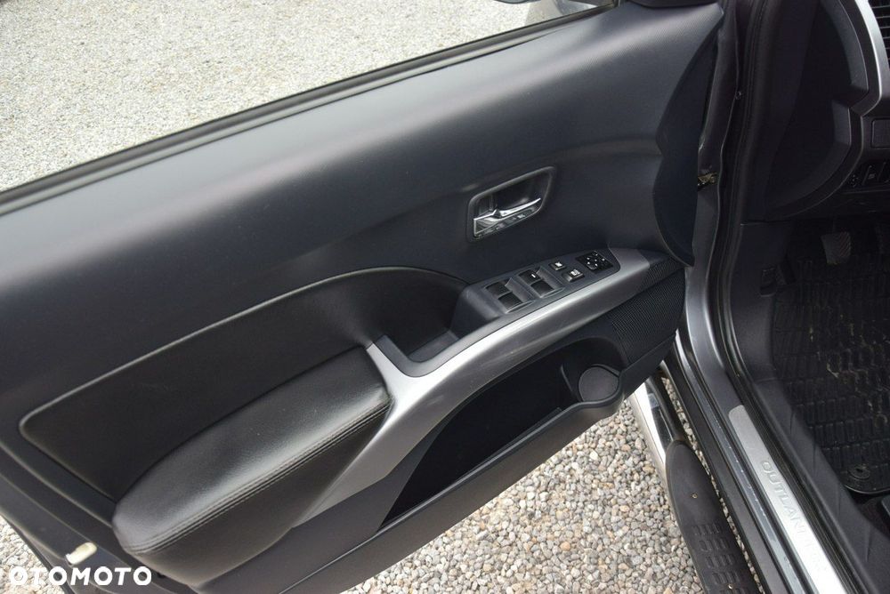 Mitsubishi Outlander 2.0 DI-D 4WD Inform - 21