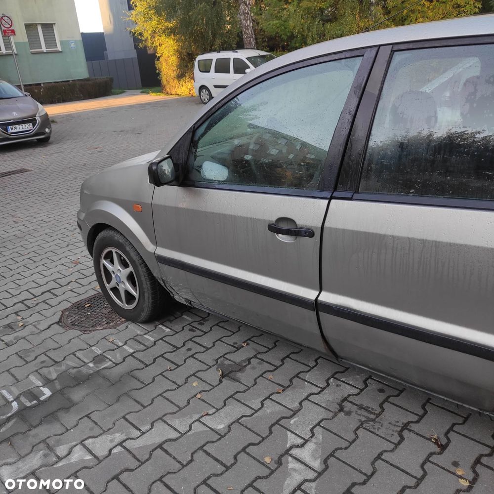 Ford Fusion 2003 photo 4