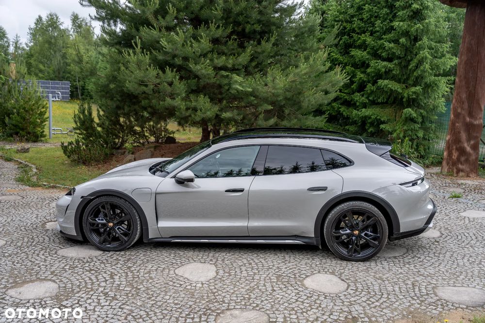 Porsche Taycan 4 - 8